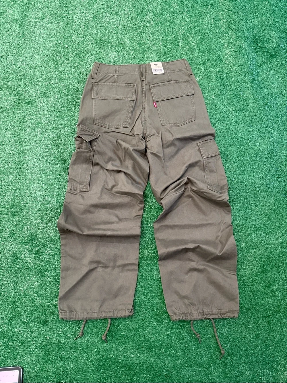 Levi’s Women’s ’94 Baggy Cargo Jeans – Green – Size 24x30 – NWT